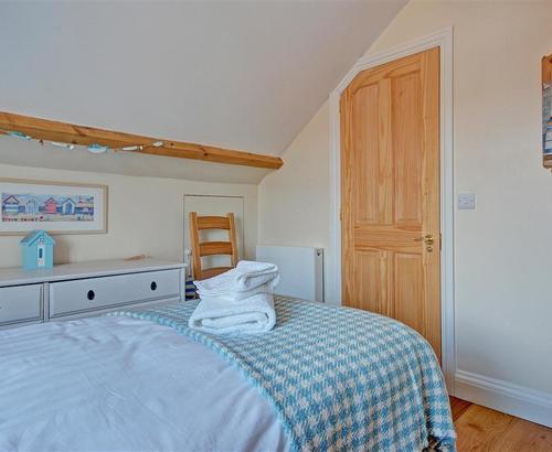 Bedroom 3 - View 2