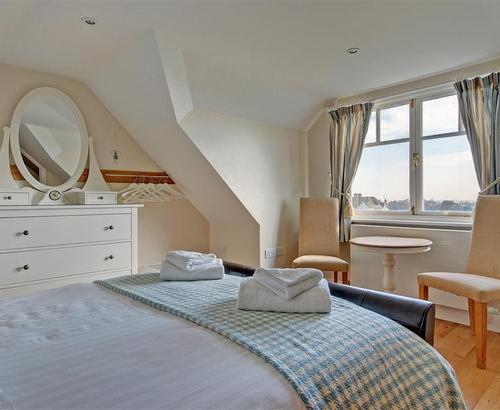 Bedroom 2 - View 2