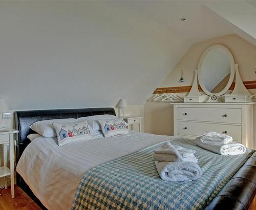 Bedroom 2 - View 1