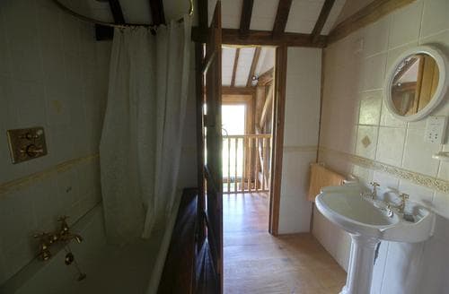 RH1056 Bathroom 2