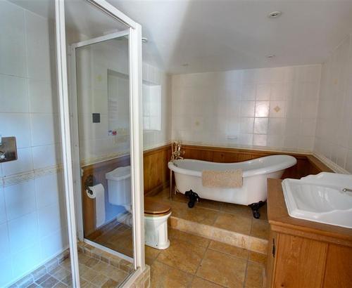 RH1056 Ground Floor Bathroom