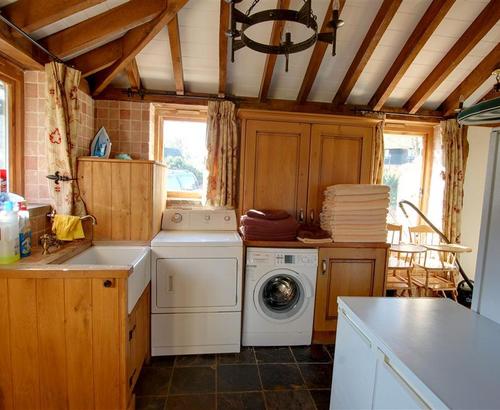 RH1056 Laundry Room