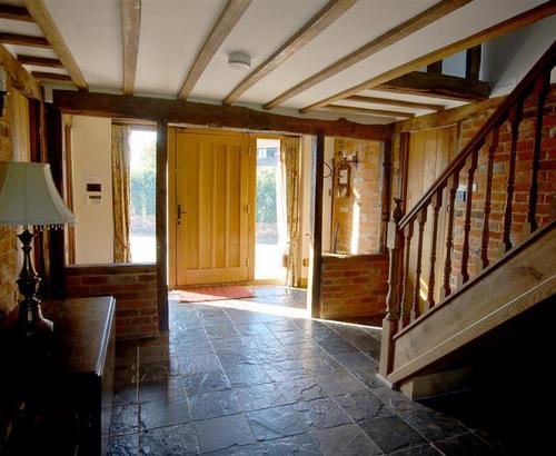 RH1056 Entrance Hall