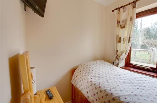 CB571 Bedroom 2