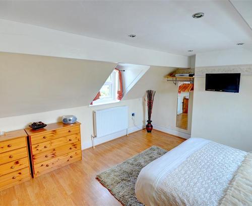 Bedroom 3 - View 2