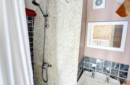 Shower room - View 2
