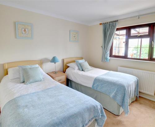 Twin Bedroom