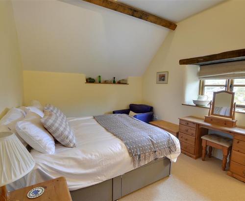 Bedroom 1 - View 2