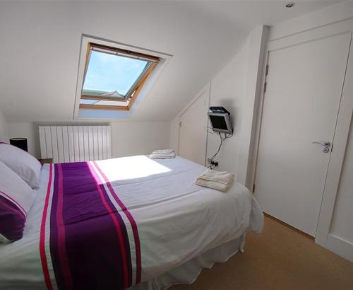 Bedroom 1 - View 2