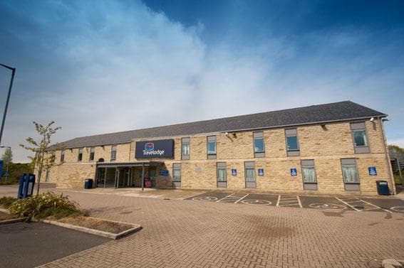 Leeds Bradford Airport Hotels Park And Fly www.dogfriendlycottages.co.uk