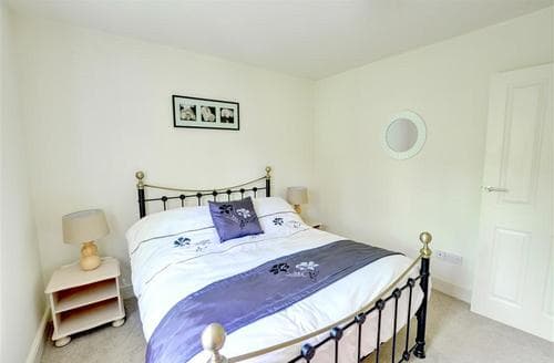 Bedroom 1 - View 2