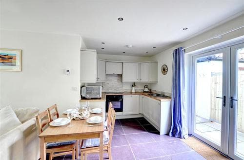 Kitchen / Dining Area