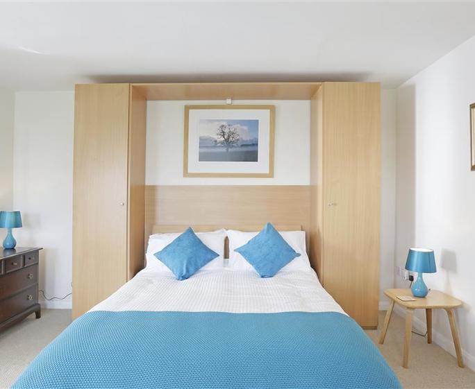 Open Plan Room - View 4