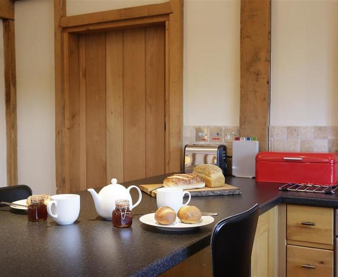 Open Plan Room - View 7