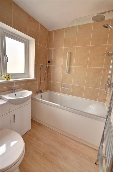EK726 - Bathroom