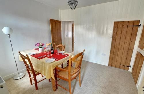 EK726 - Dining Room