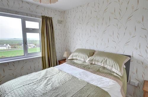WAG556 - Double Bedroom with view