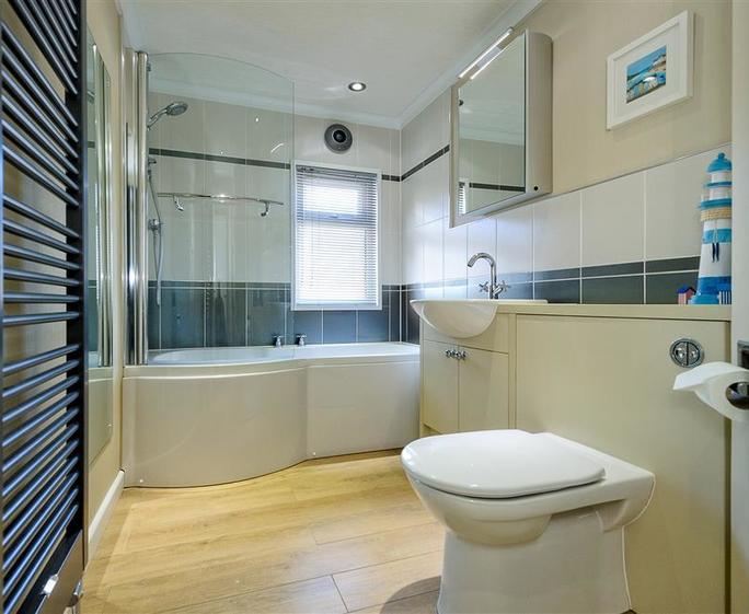 T34WAR - Bath Shower Room