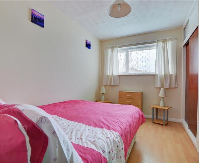 Double bedroom with built in wardrobe