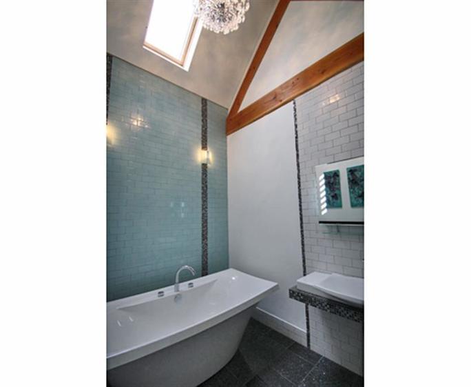 FL038_bath1.jpg