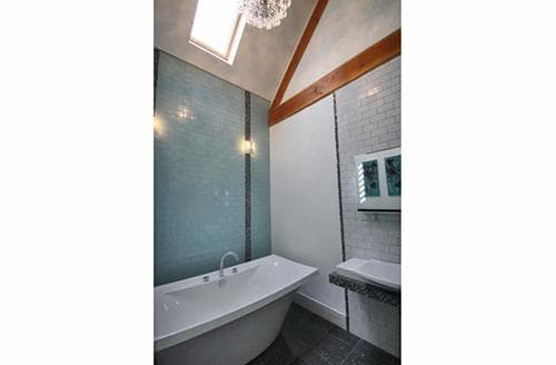FL038_bath1.jpg