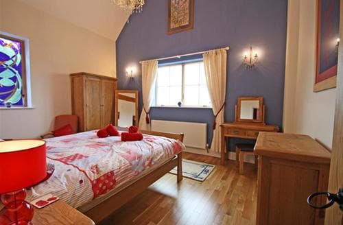 FL038_bed1a.jpg