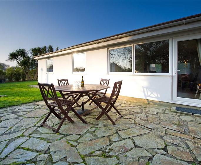 TYNIXX - Rear Patio