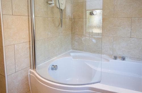TYNIXX - Bathroom View 2
