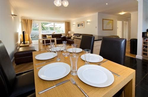 TYNIXX - Dining Area
