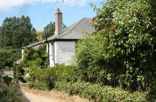 Lane to cottage