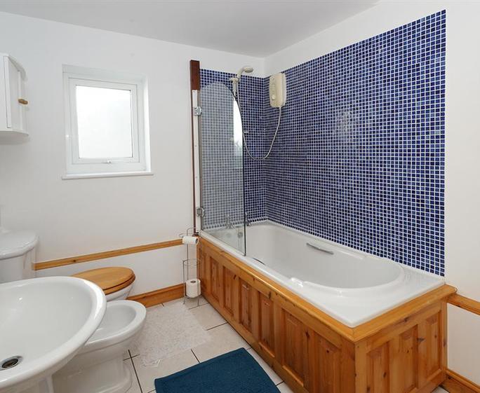 Snowdon-View-bathroom-room-16