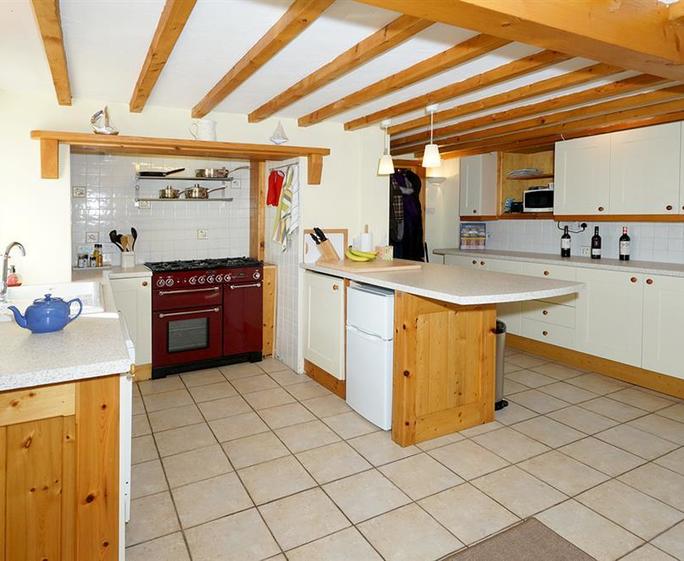 Snowdon-View-kitchen-16
