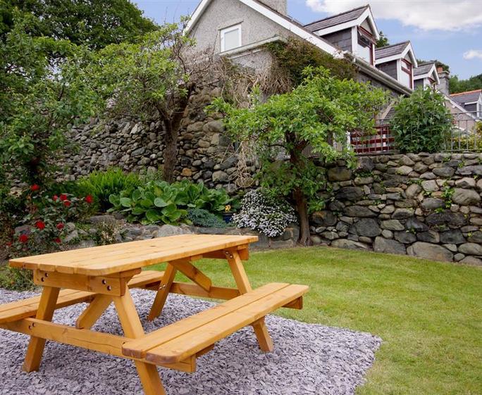 Ciltreflys-garden-table-14