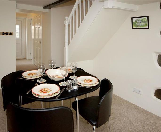 Ciltreflys-dining-area-14