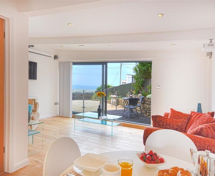 dining and lounge