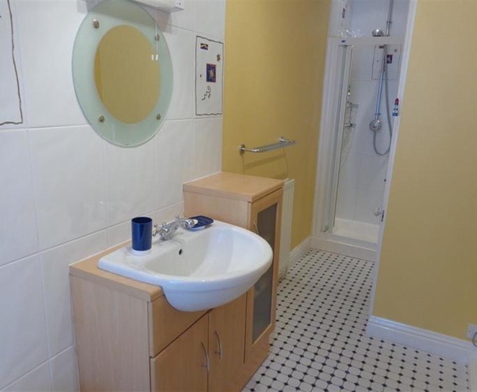 Main bathroom