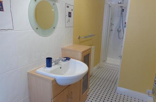 Main bathroom