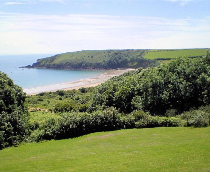Devon Court 24, Freshwater East, Pembrokeshire Last Minute Cottages