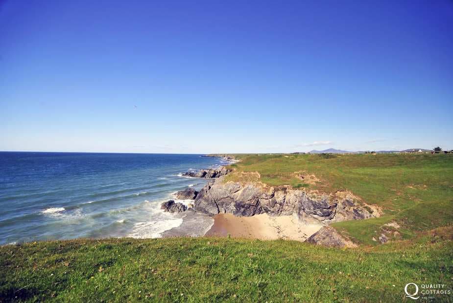 Llyn Peninsula coastal path between Morfa Nefyn and Porth Towyn
