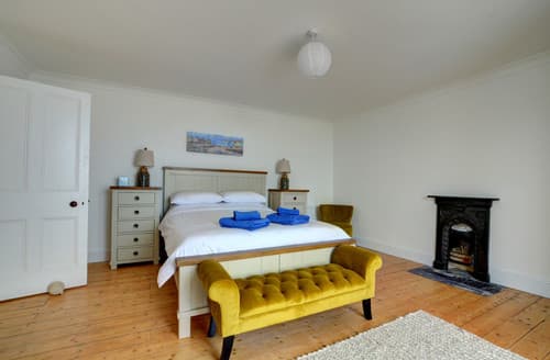 Aberaeron Holiday Cottage - bedroom