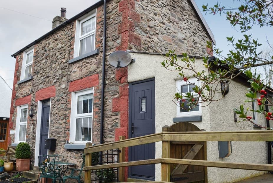 Rose Cottage, Rose Cottage, The Green, near Millom Last Minute Cottages