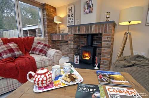 Little Haven cosy holiday cottage with log burning stove