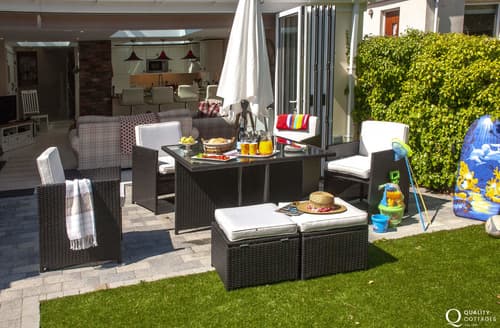 Little Haven holiday cottage - enclosed rear garden