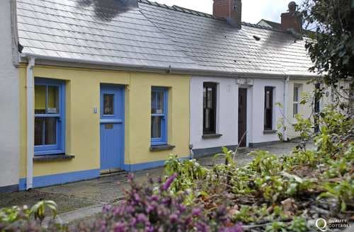 Traditional Pembrokeshire cottage 200 yds from Little Haven Beach