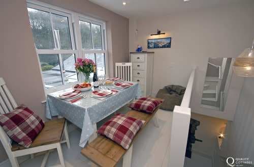 Little Haven self catering cottage - dining area