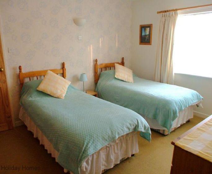 Sandpiper Holiday Cottage Paignton - Twin Bedroom 