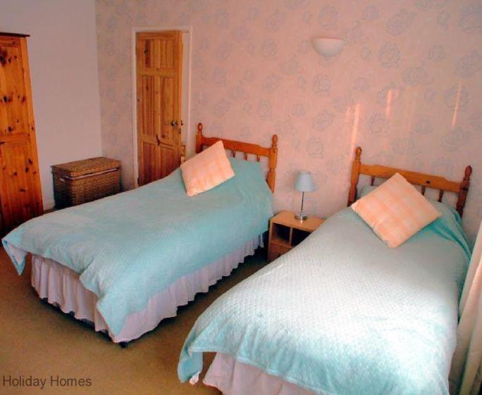 Sandpiper Holiday Cottage Paignton - Twin Bedroom