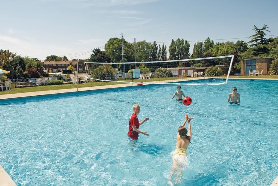 Outdoor heated pool | Aldham - Valley Farm, Clacton-on-Sea