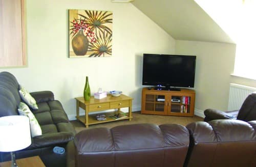 Weir Side Apartment