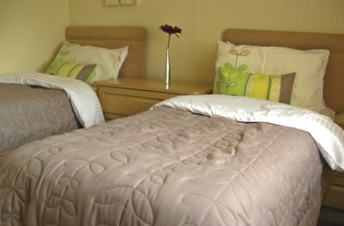 Weir Side Apartment